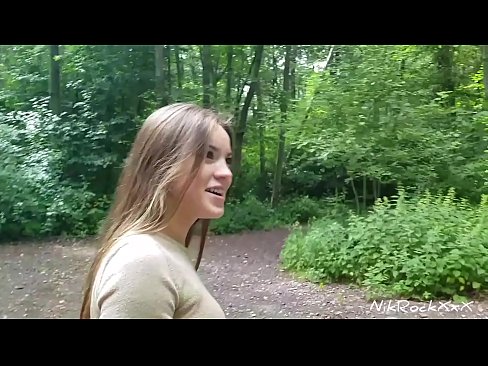 ❤️ Es piedāvāju Evelīnai, lai mēs izdrāžamies publiskā vietā! Viņa piekrita. Tad es viņu izdrāztu dibenā un spermu viņas mutē. Pēc tam viņa čurāja. ❤️❌ Super porno pie mums